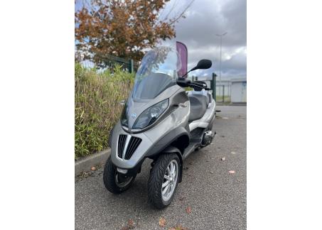PIAGGIO MP3 400